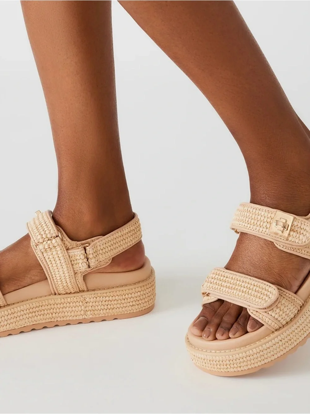 Women’s Steve Madden Tan Raffia Flatform Sandal